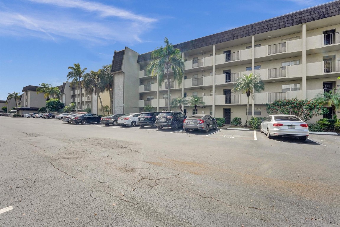 6200 NW 44th St #103 Lauderhill, FL 33319