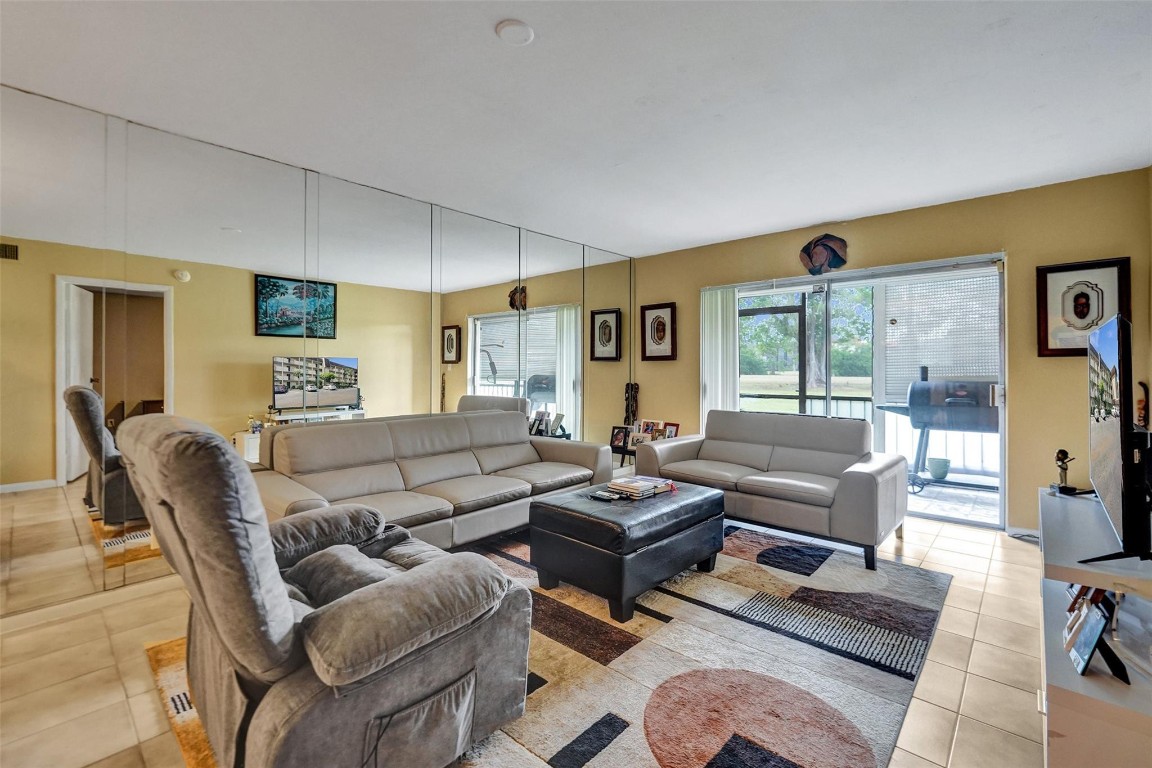 6200 NW 44th St #103 Lauderhill, FL 33319