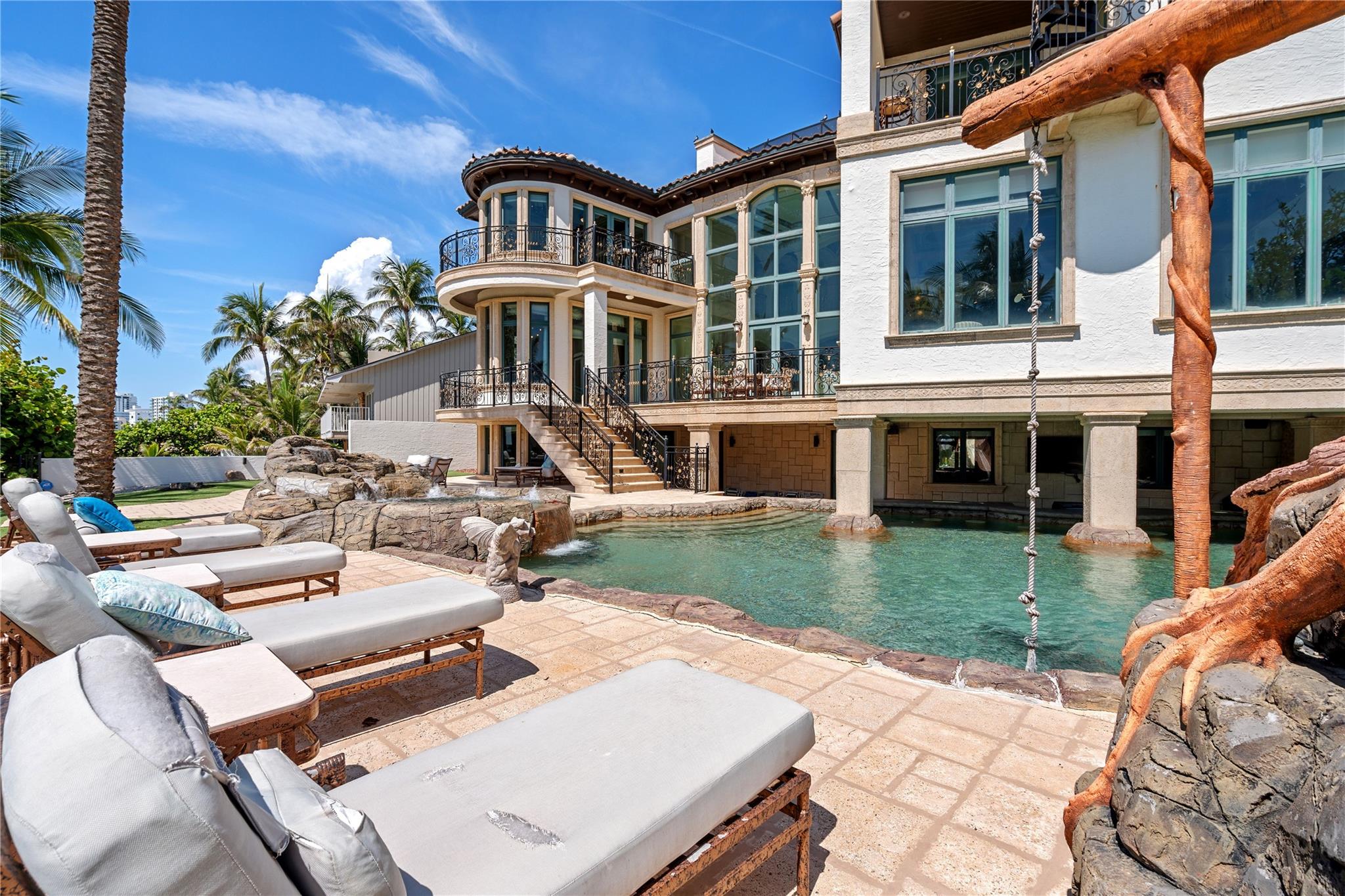 2306 Bay Dr Pompano Beach, FL 33062