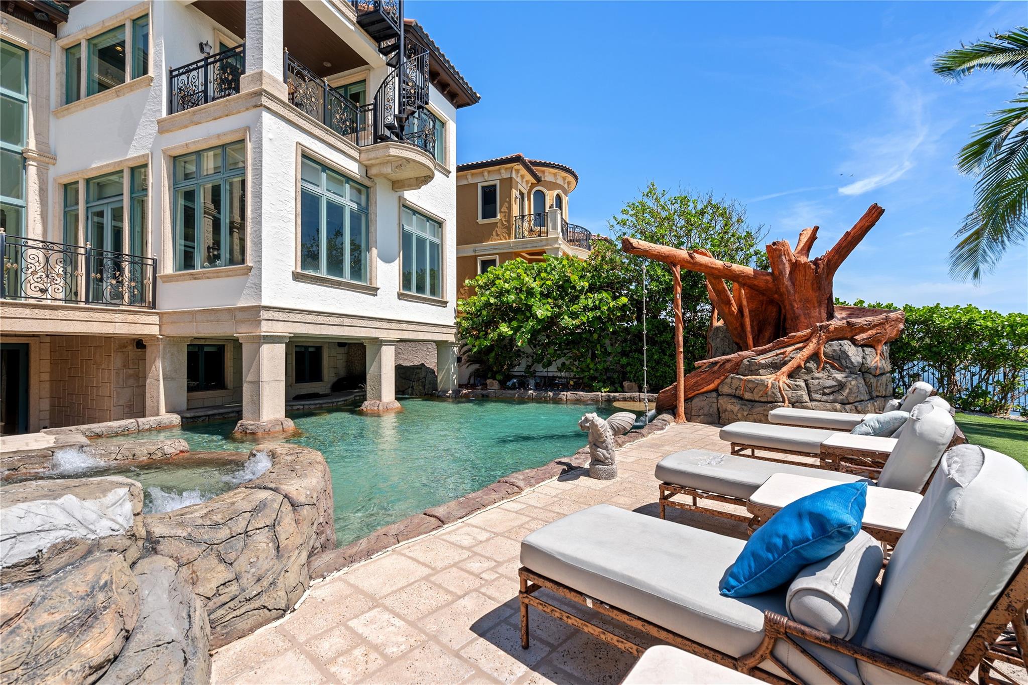 2306 Bay Dr Pompano Beach, FL 33062