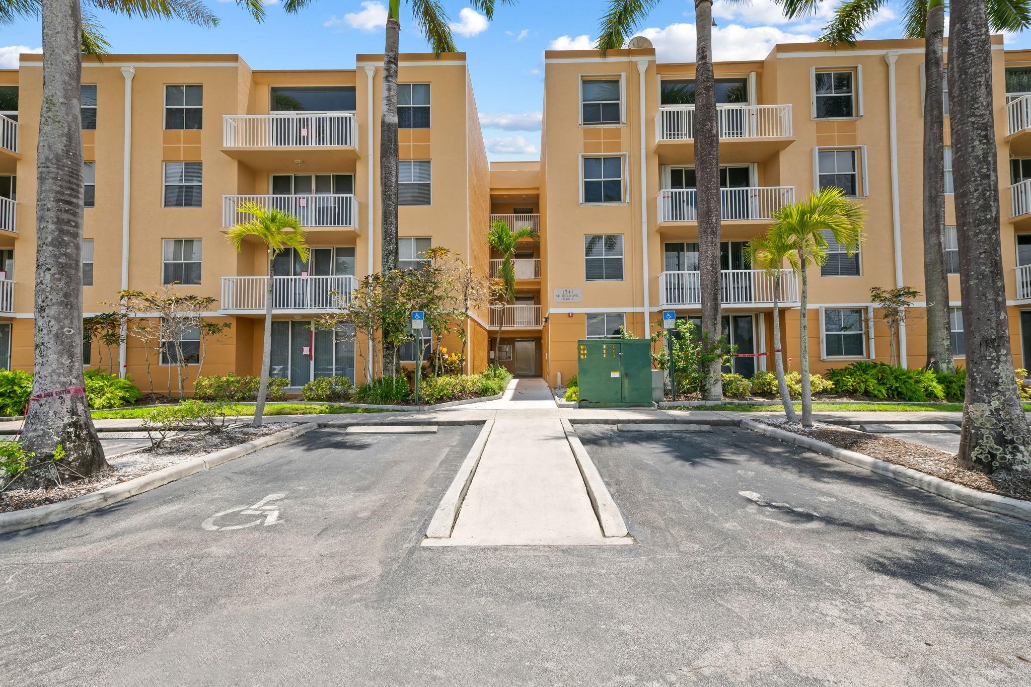 1341 SE 3rd Ave #206
