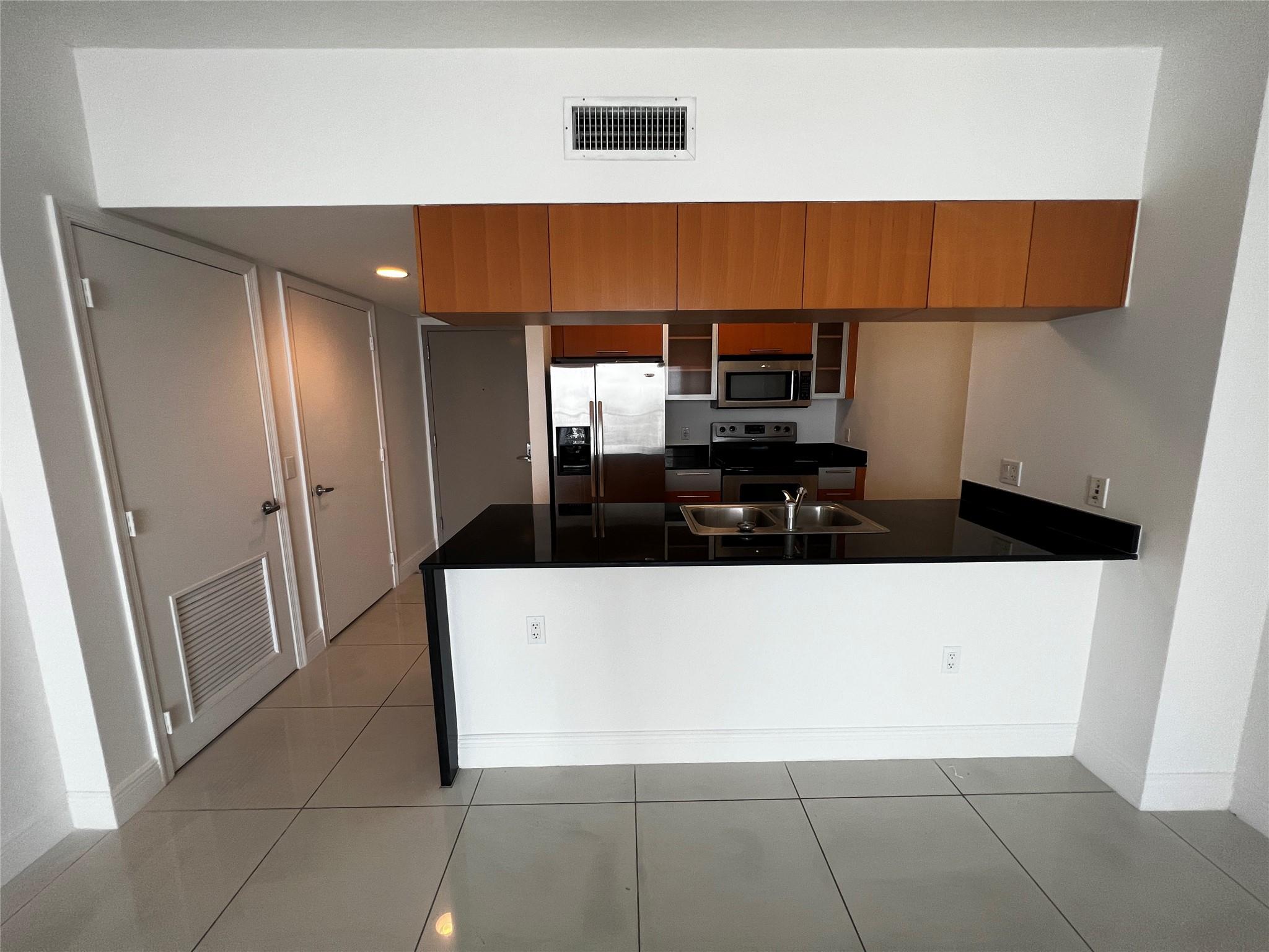image Opera Tower Condominium1