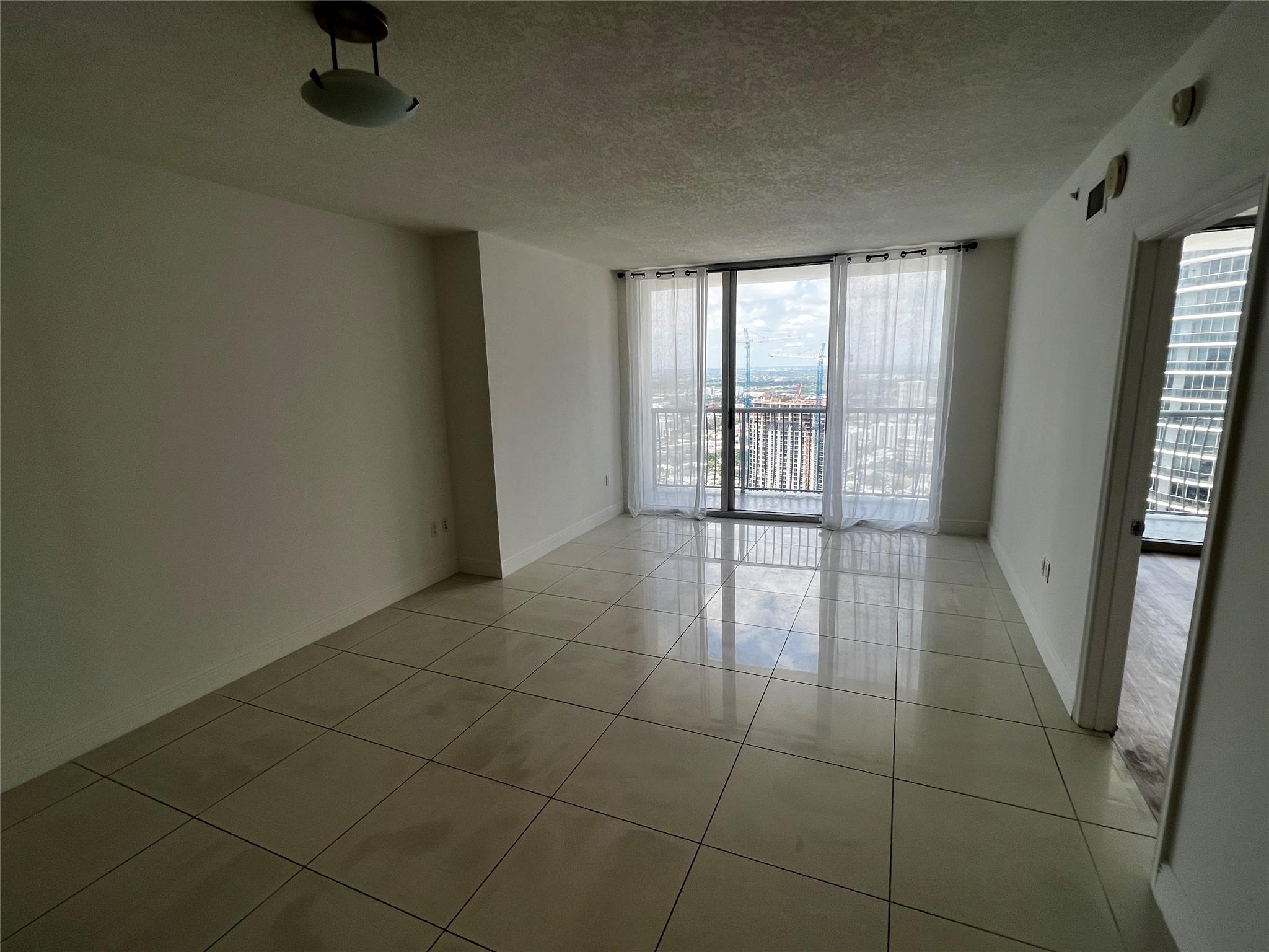 image Opera Tower Condominium3
