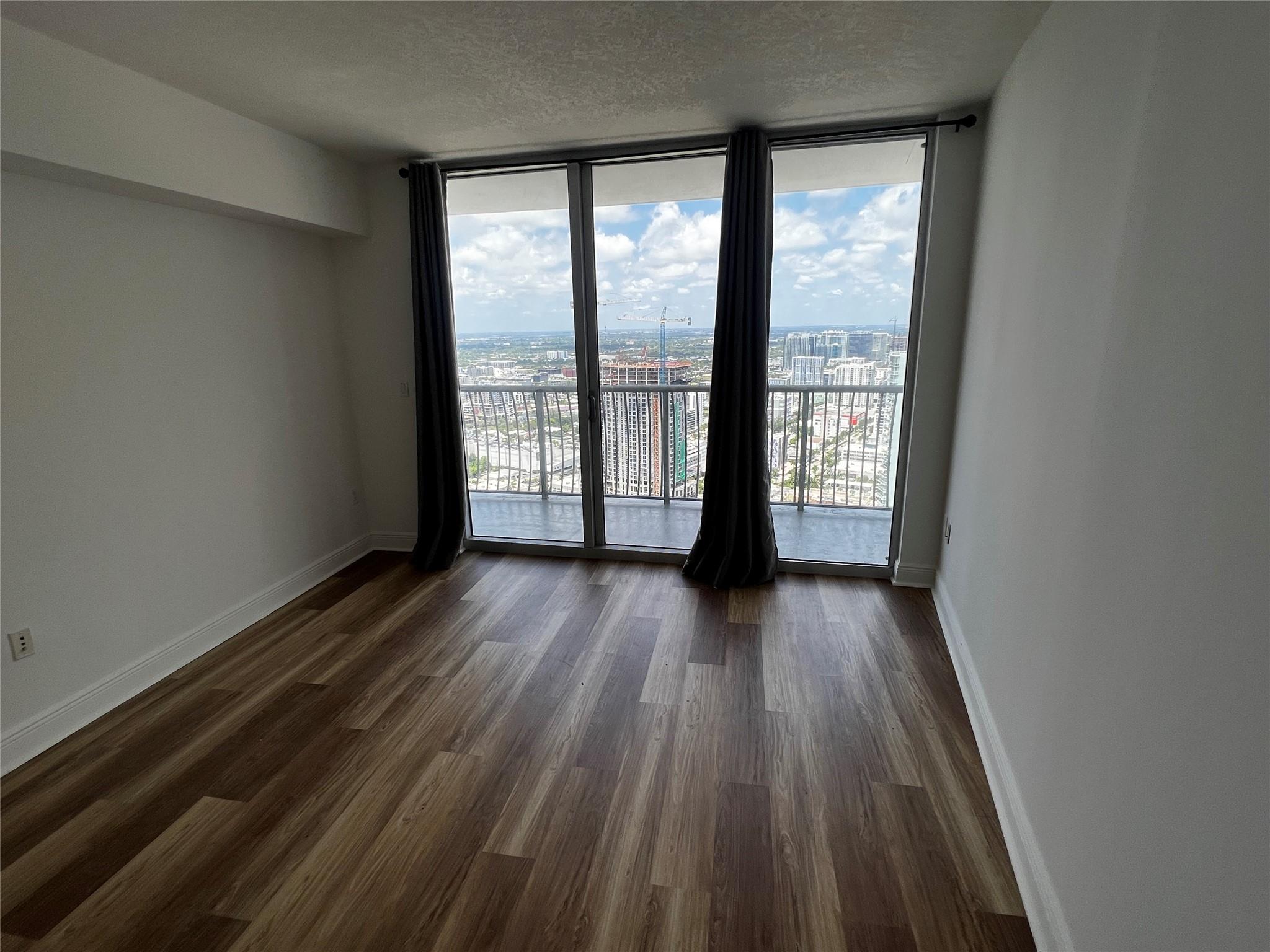 image Opera Tower Condominium4