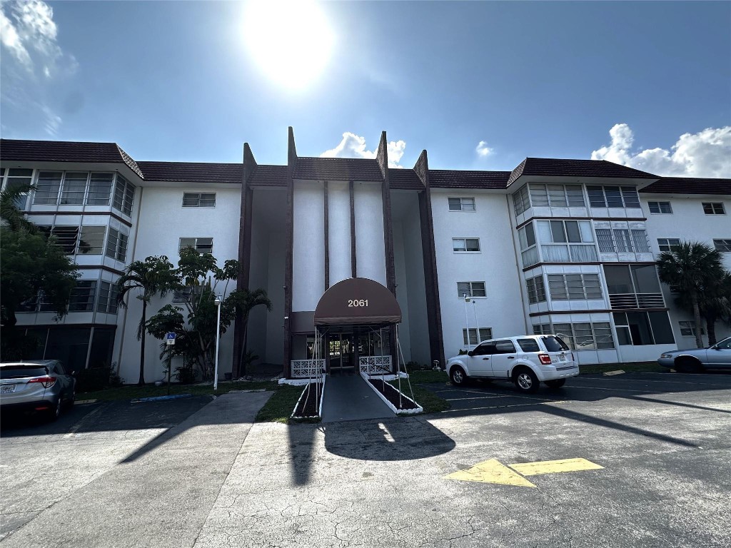 2061 NW 47th #414