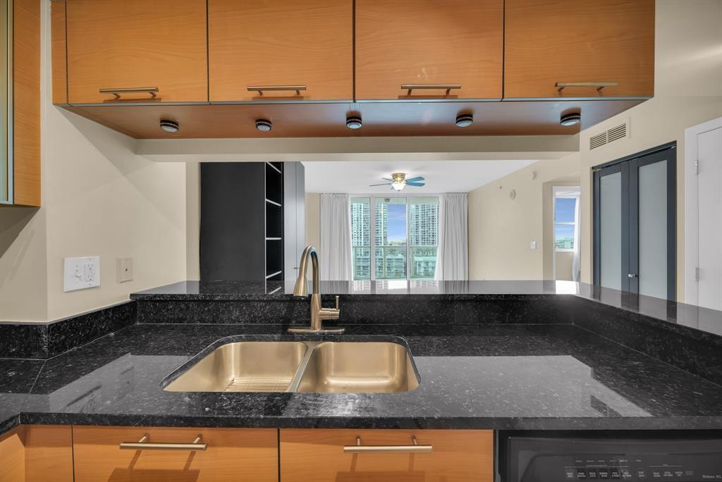 image Brickell On The River N6