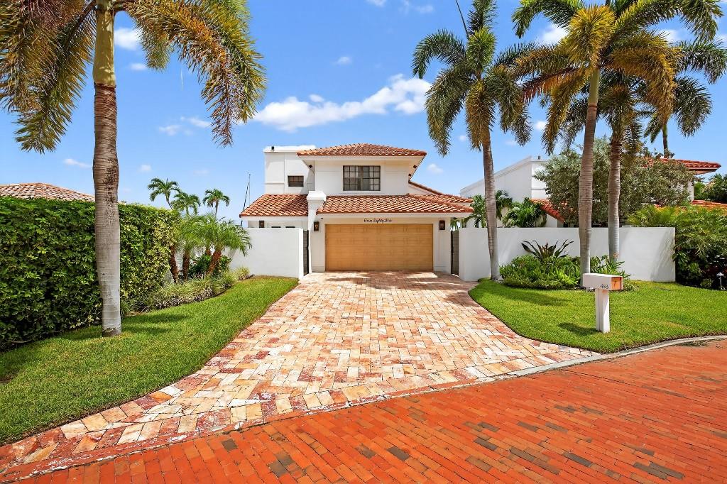 483 Pelican Way