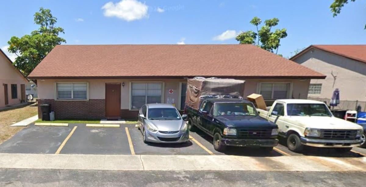1471 NW 22nd St
