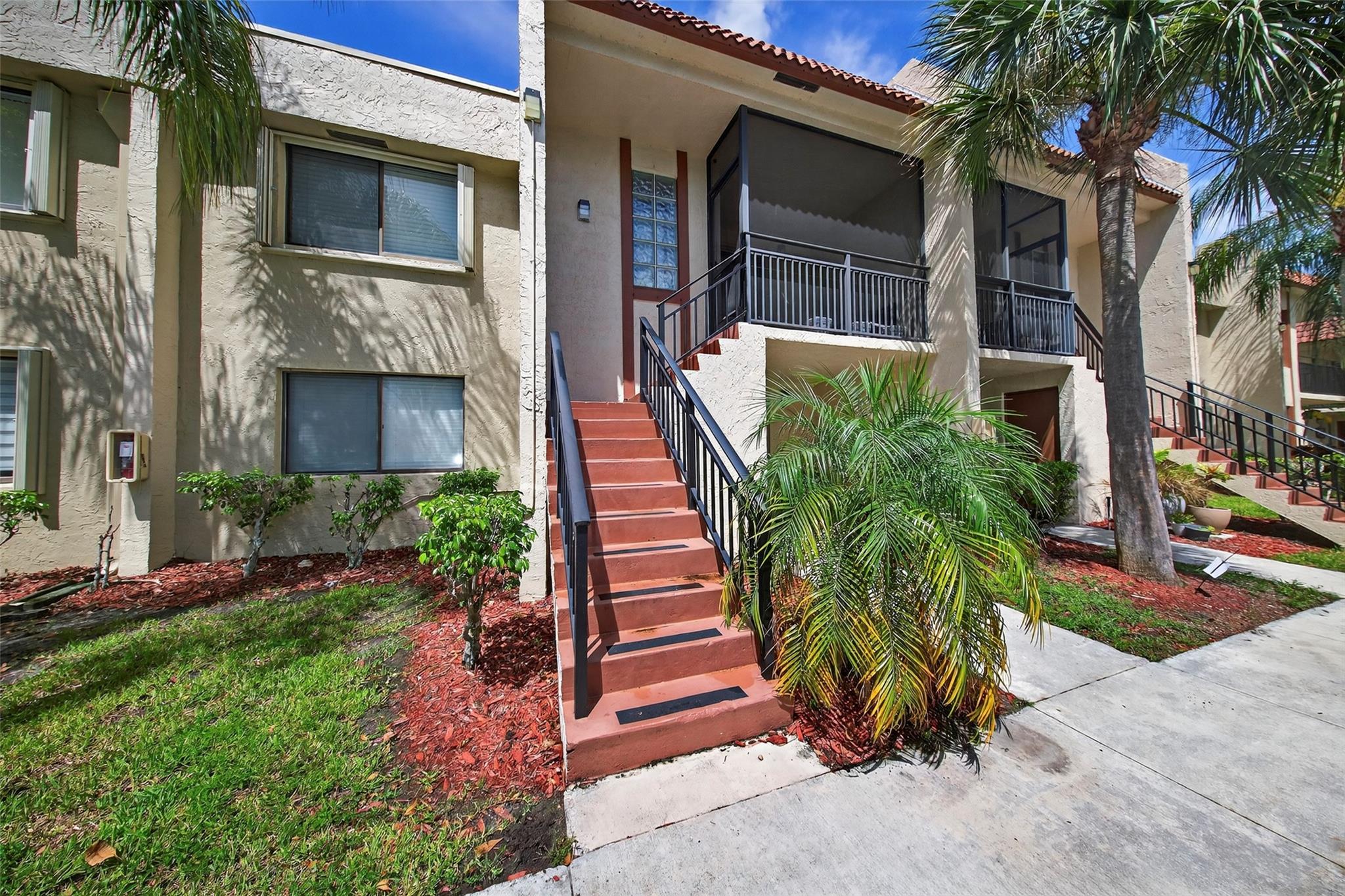 412 Lakeview Dr #202