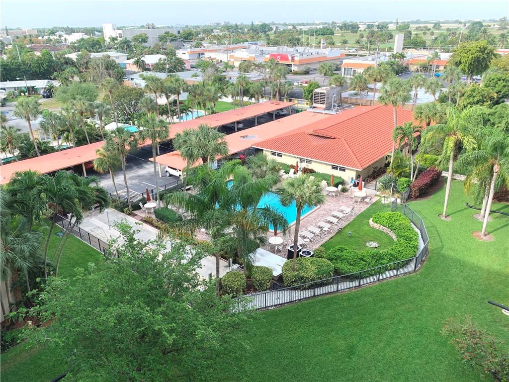 2350 NE 14th St Cswy #303