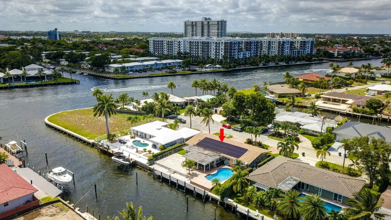 1920 Waters Edge Pompano Beach, FL 33062