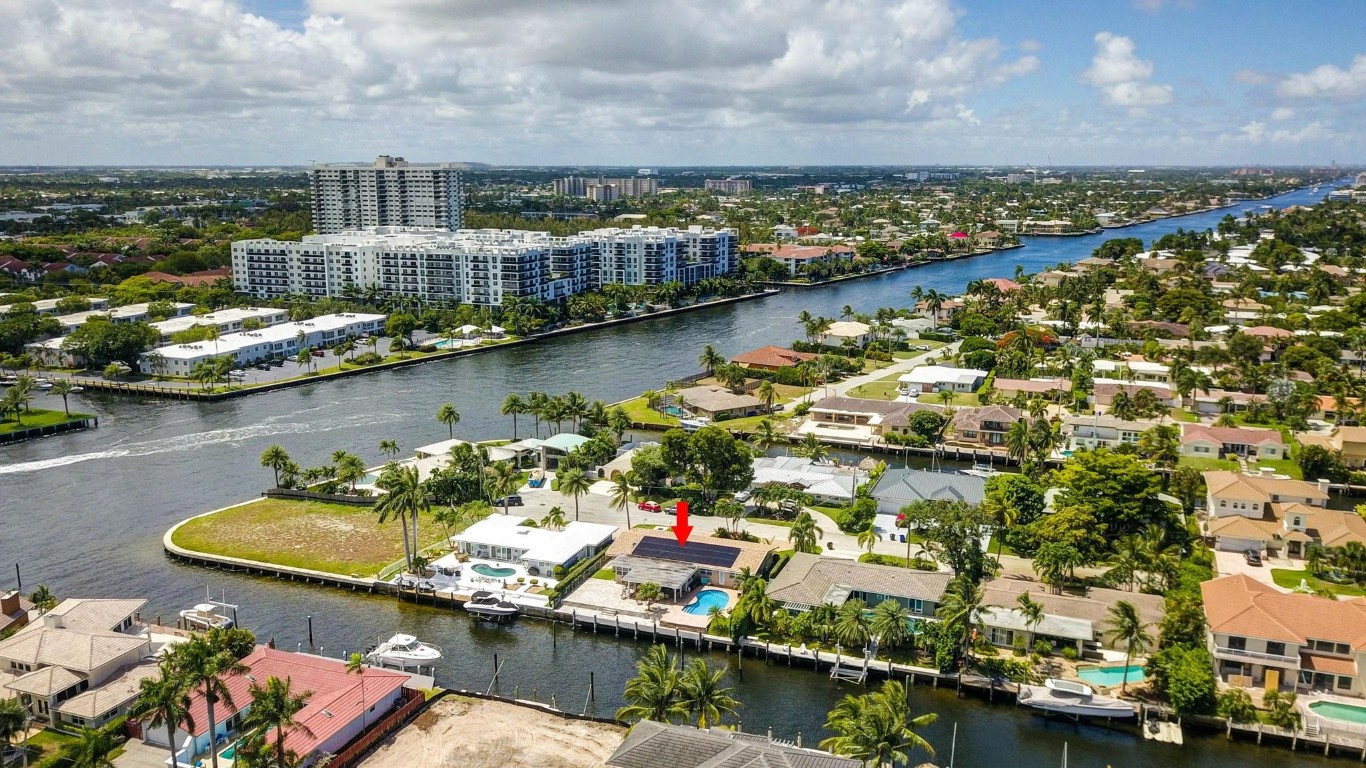 1920 Waters Edge Pompano Beach, FL 33062