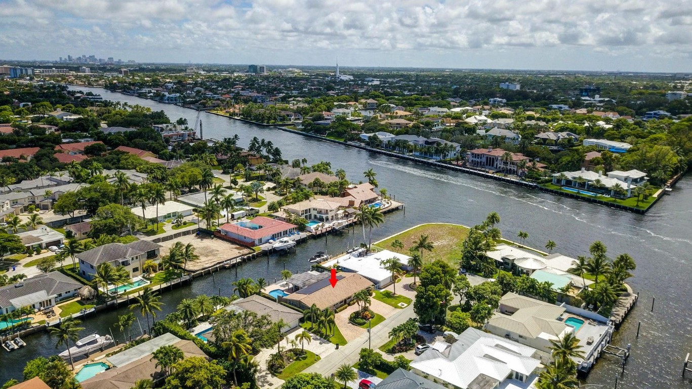 1920 Waters Edge Pompano Beach, FL 33062