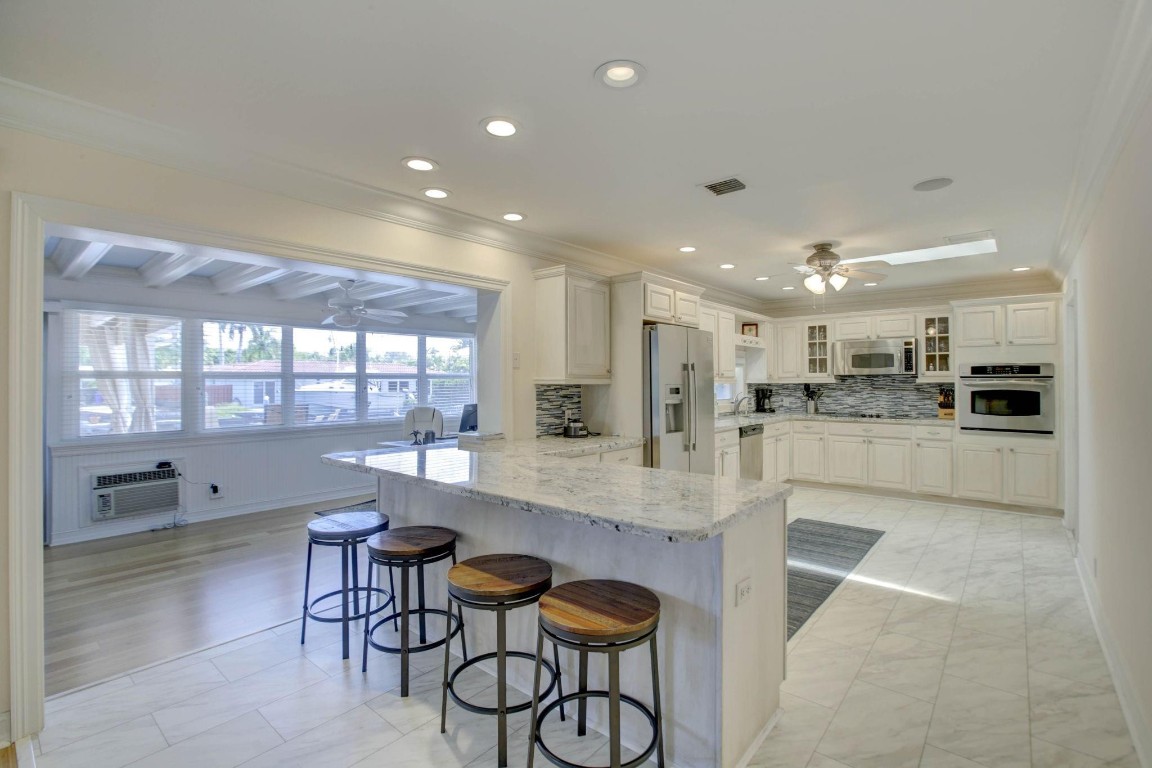 1920 Waters Edge Pompano Beach, FL 33062