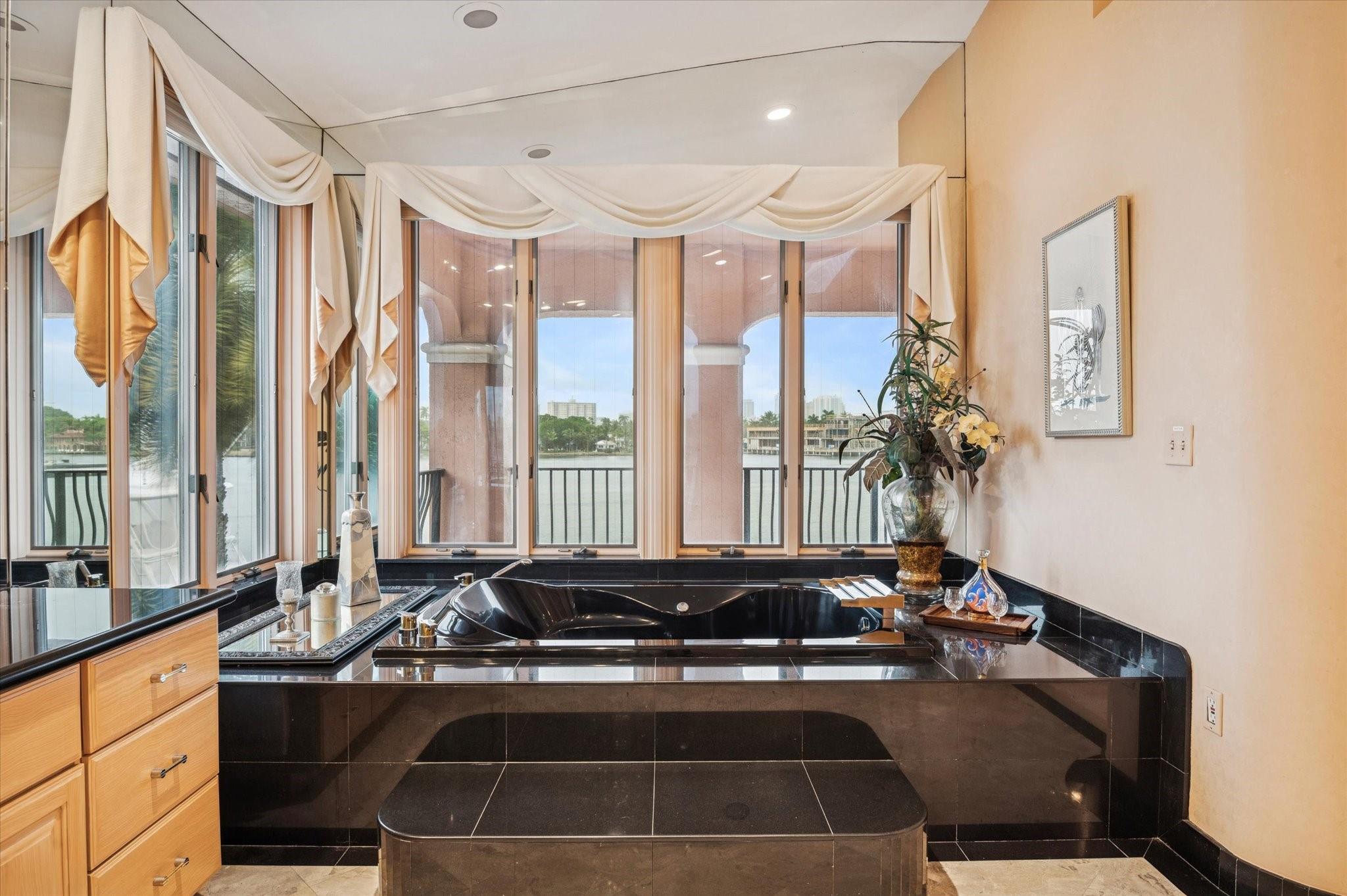 5 Isla Bahia Dr Fort Lauderdale, FL 33316