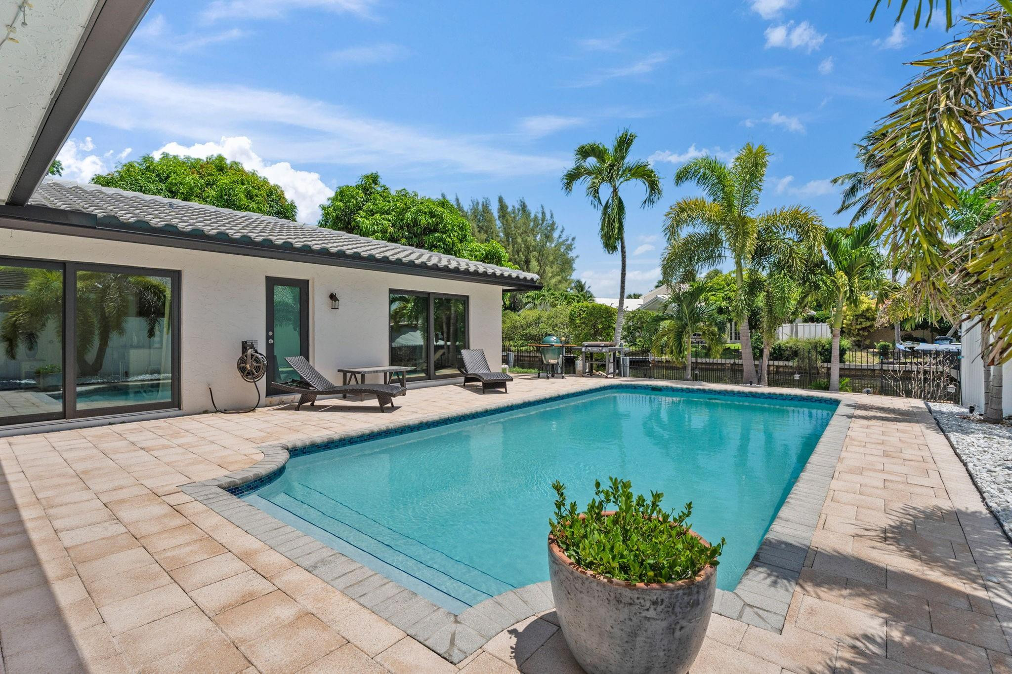 5570 NE 26th Fort Lauderdale, FL 33308