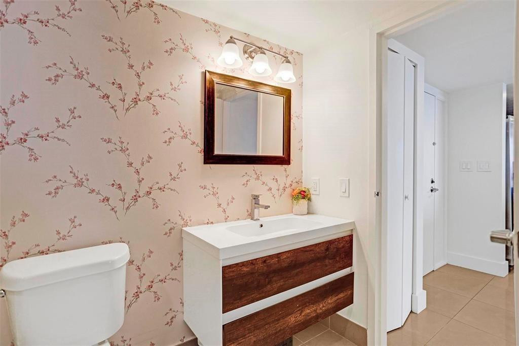 7601 E Treasure #1524 North Bay Village, FL 33141