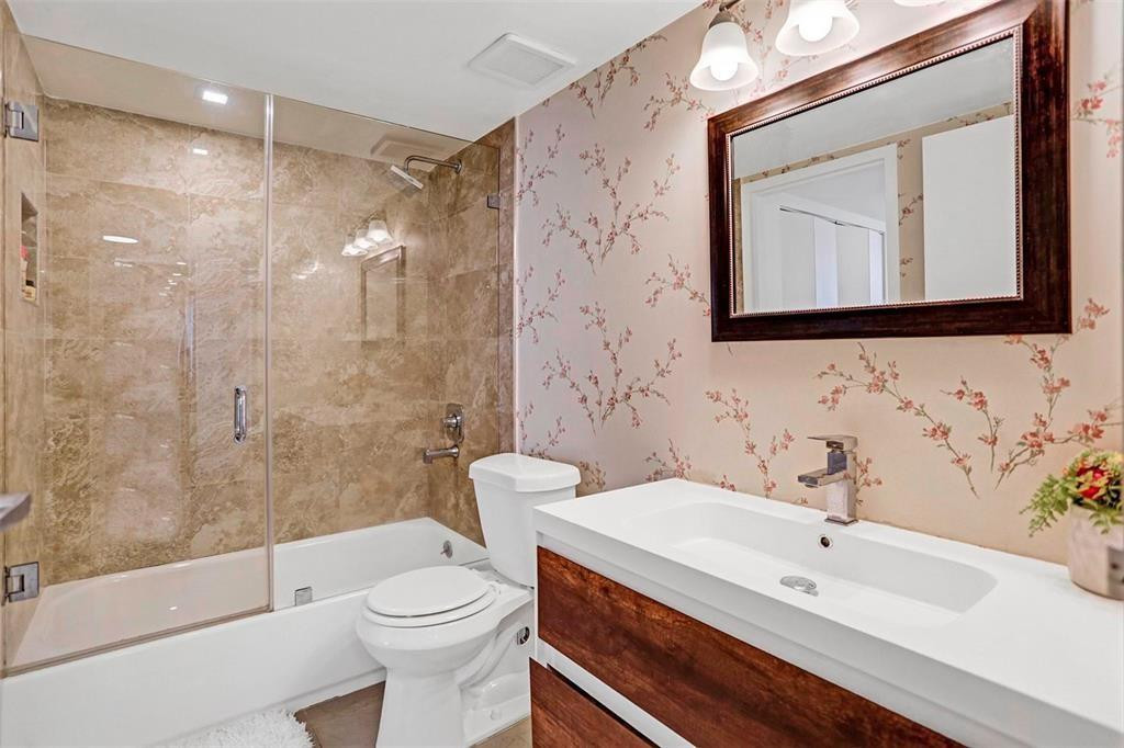 7601 E Treasure #1524 North Bay Village, FL 33141