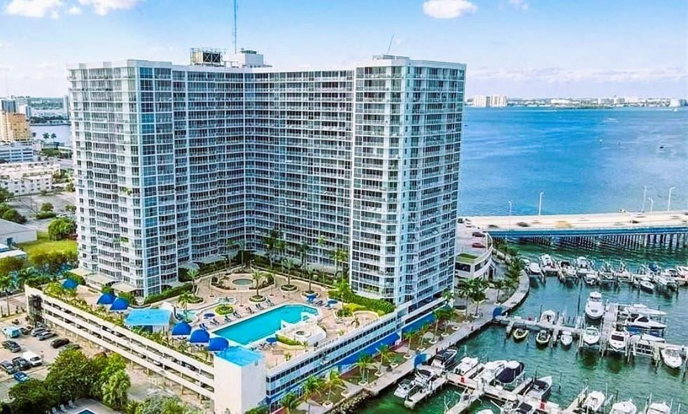 7601 E Treasure #1524 North Bay Village, FL 33141