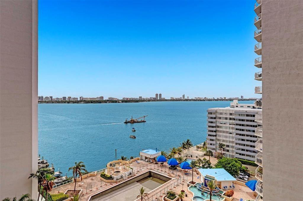 7601 E Treasure #1524 North Bay Village, FL 33141