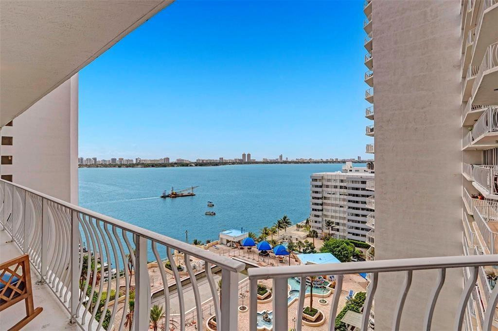 7601 E Treasure #1524 North Bay Village, FL 33141