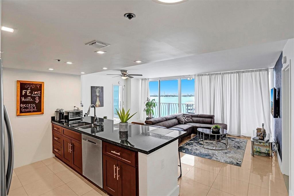 7601 E Treasure #1524 North Bay Village, FL 33141