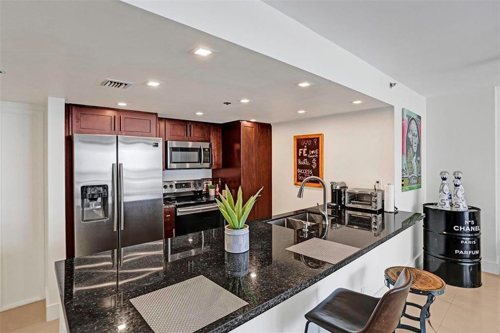 7601 E Treasure #1524 North Bay Village, FL 33141