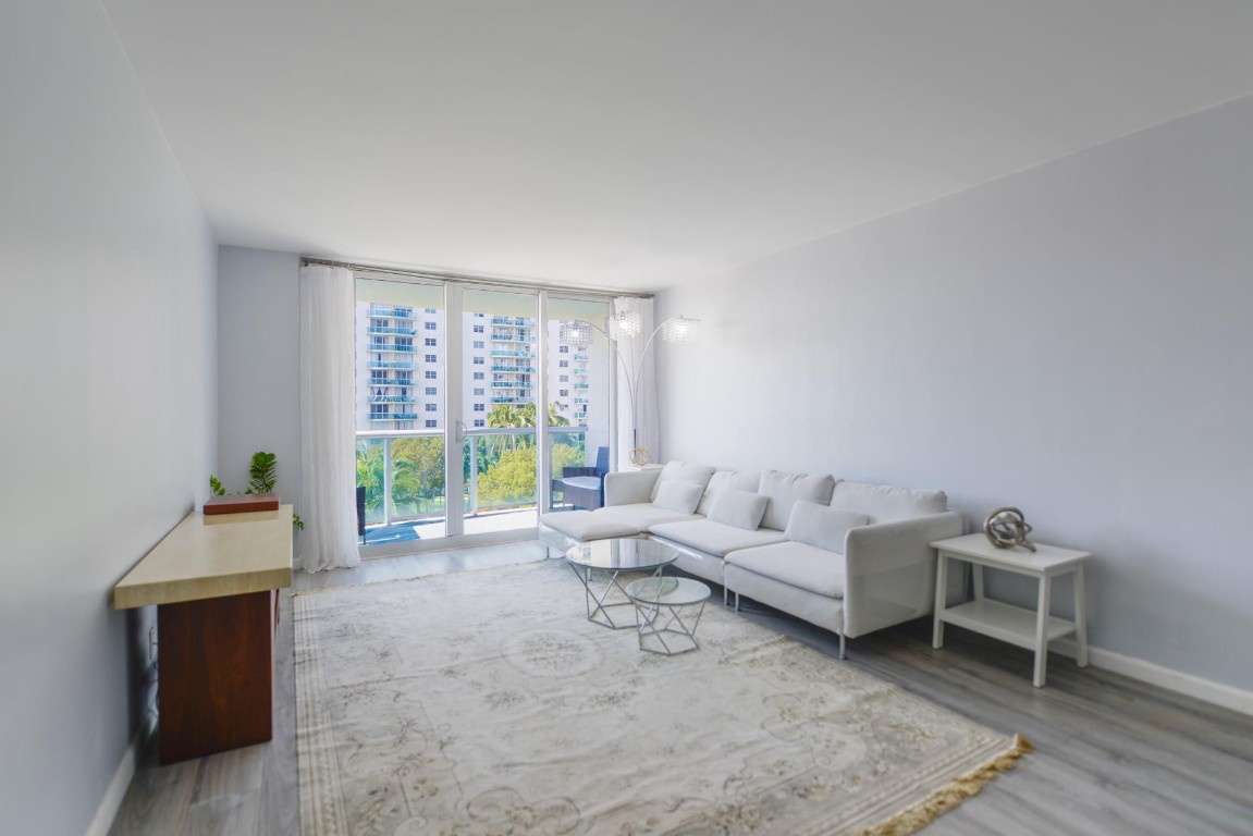 19380 Collins #501 Sunny Isles Beach, FL 33160