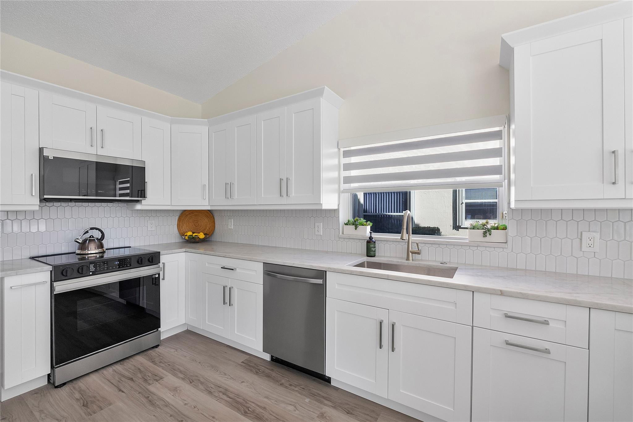 131 NW 187th Pembroke Pines, FL 33029