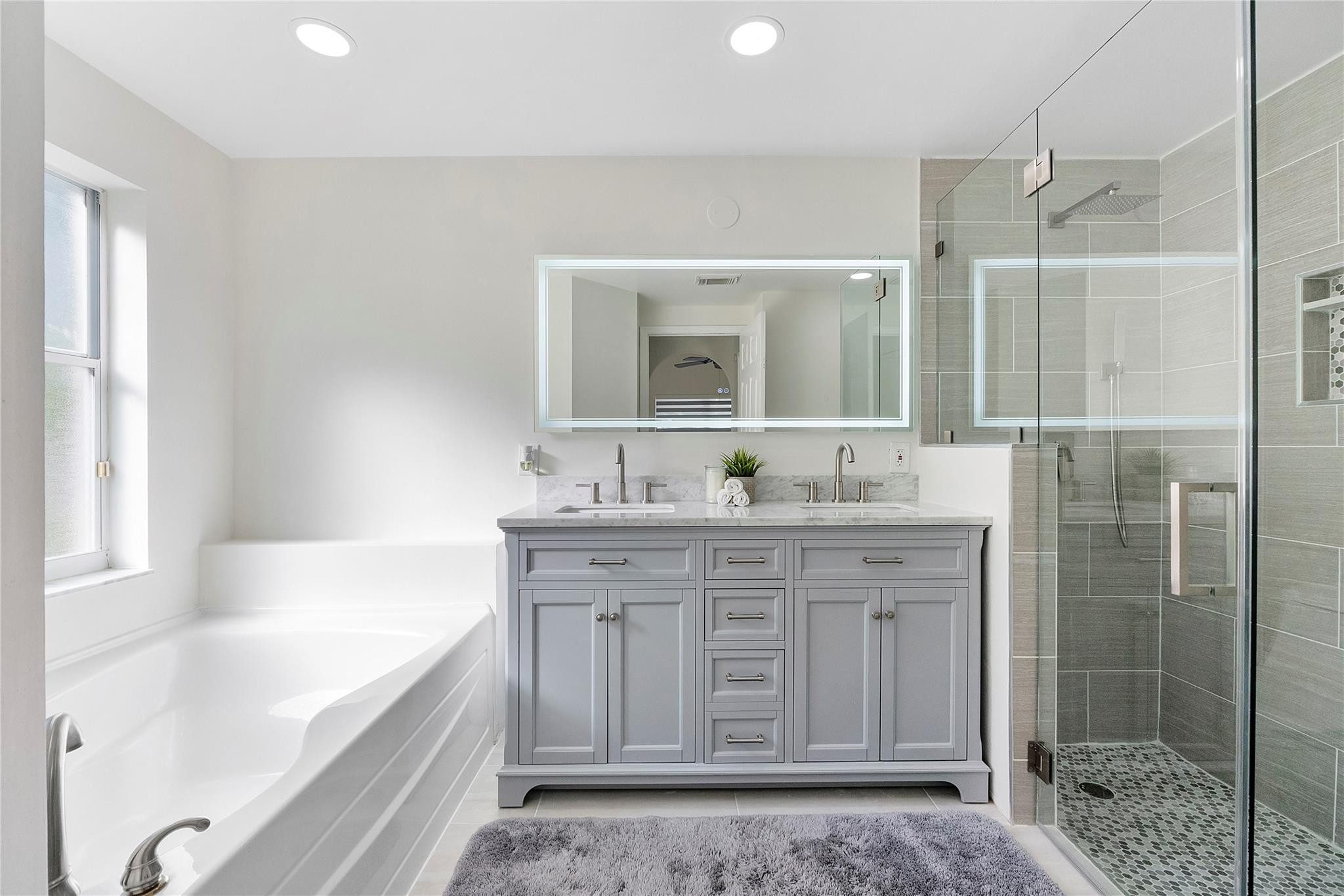 131 NW 187th Pembroke Pines, FL 33029