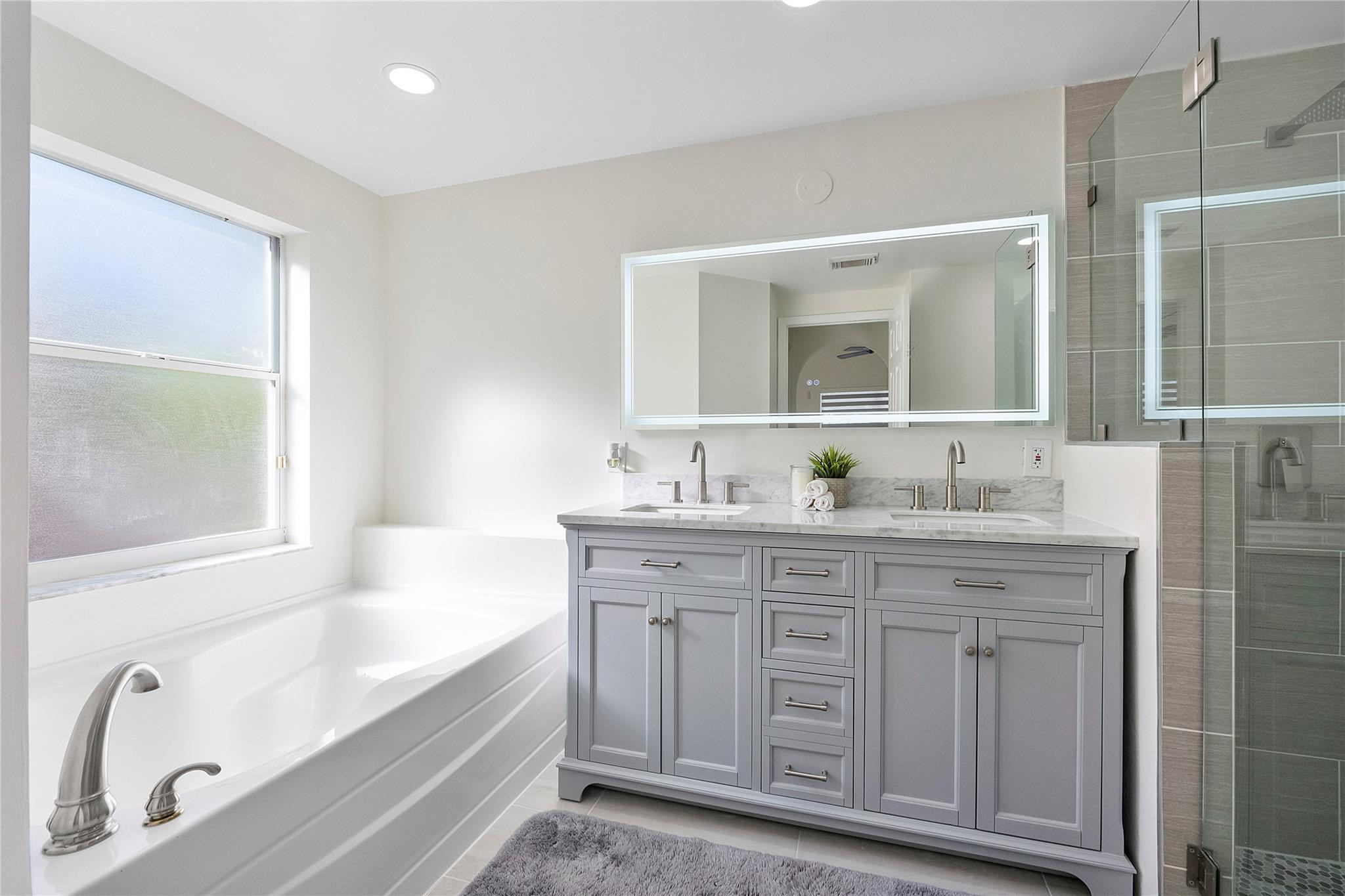 131 NW 187th Pembroke Pines, FL 33029