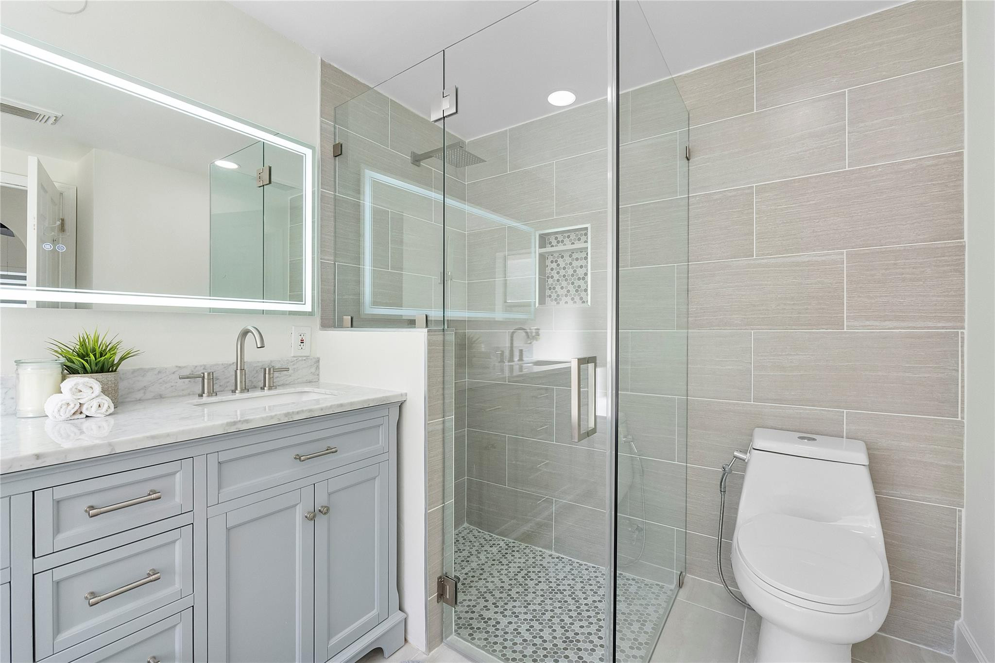 131 NW 187th Pembroke Pines, FL 33029