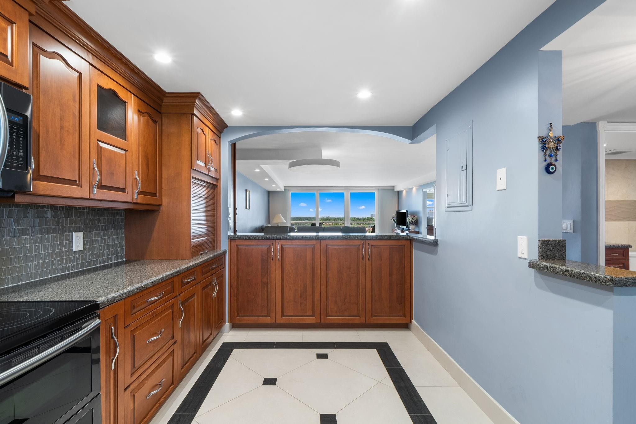 511 Bayshore #904 Fort Lauderdale, FL 33304