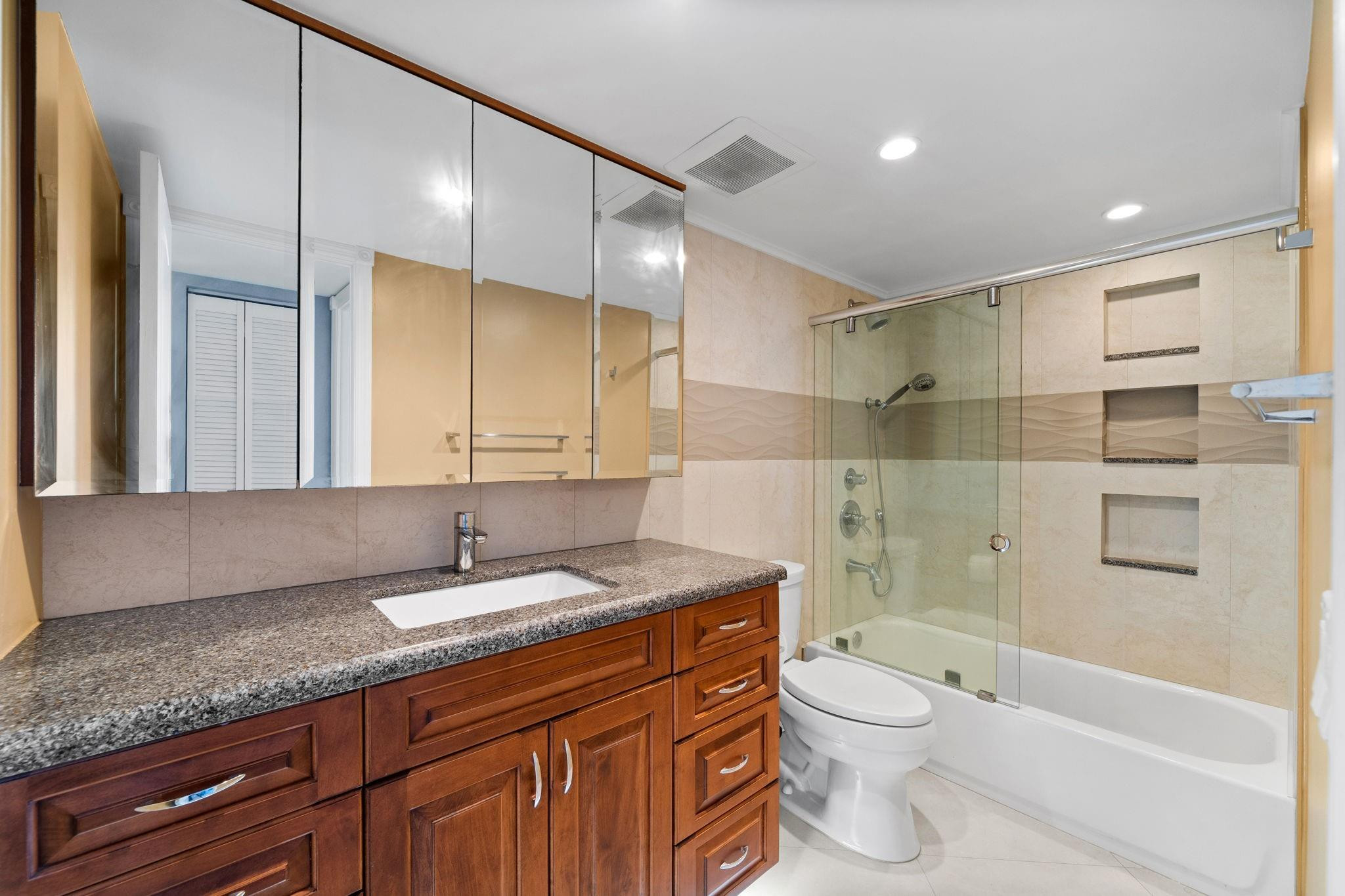 511 Bayshore #904 Fort Lauderdale, FL 33304