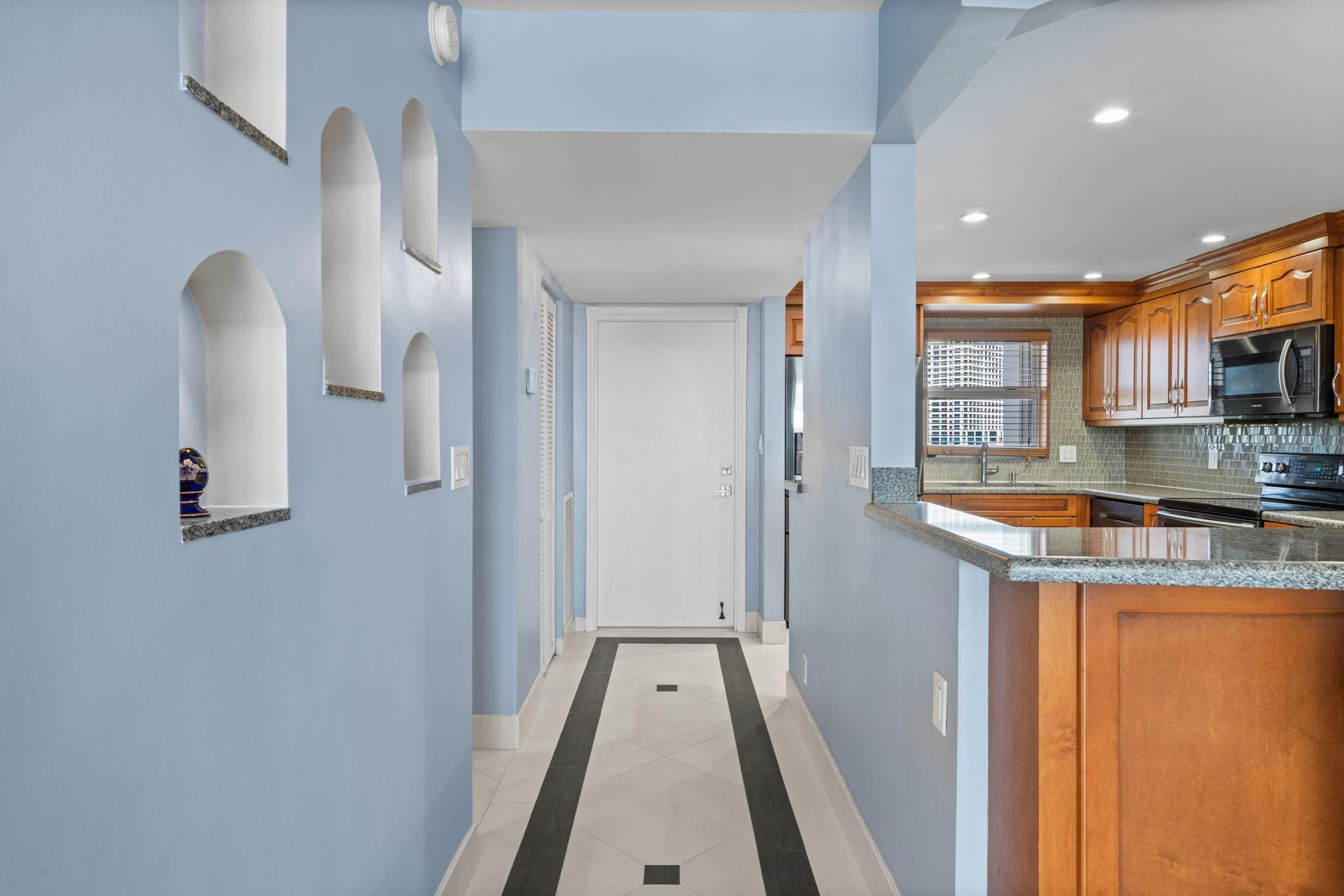 511 Bayshore #904 Fort Lauderdale, FL 33304