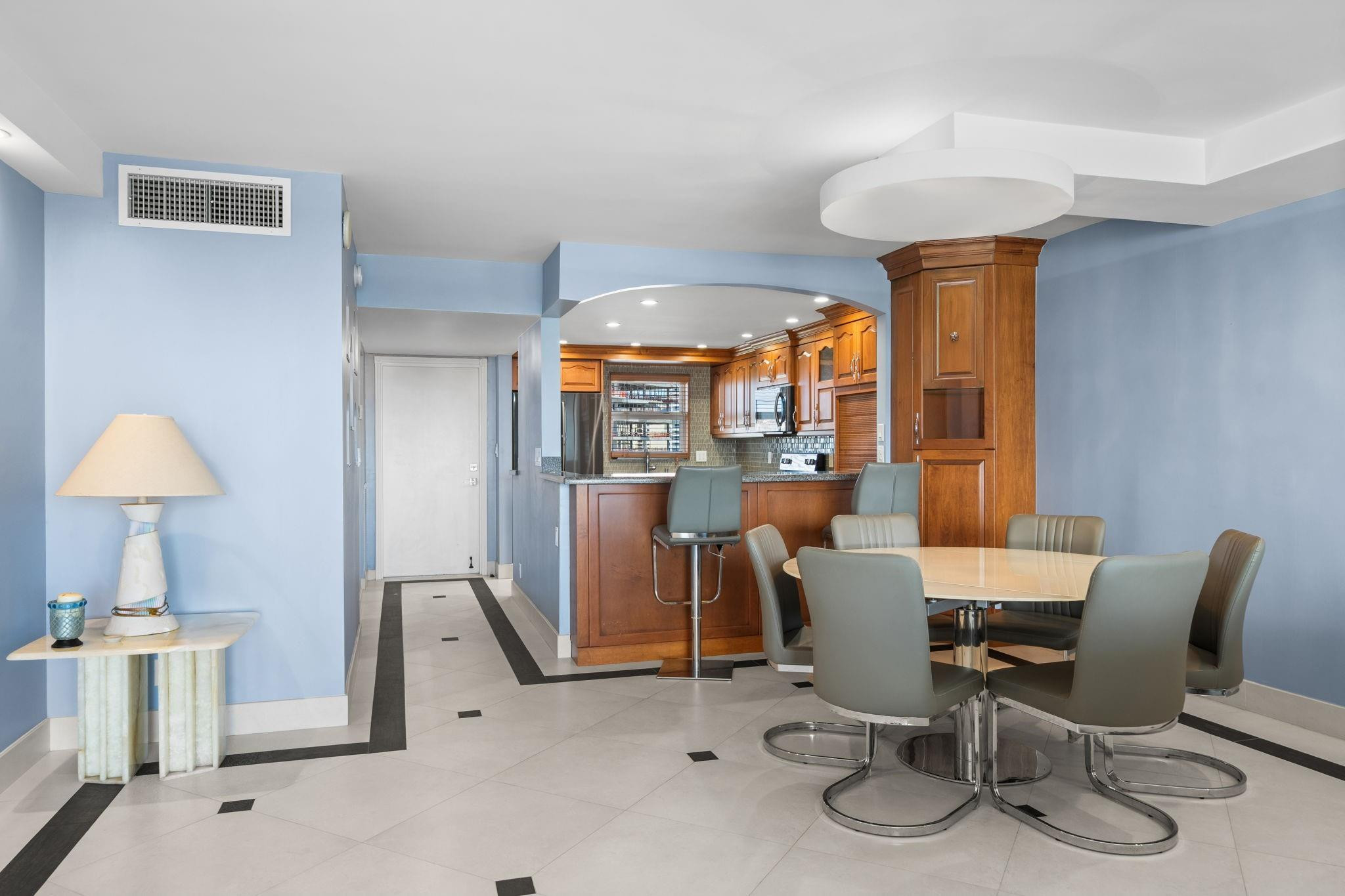 511 Bayshore #904 Fort Lauderdale, FL 33304