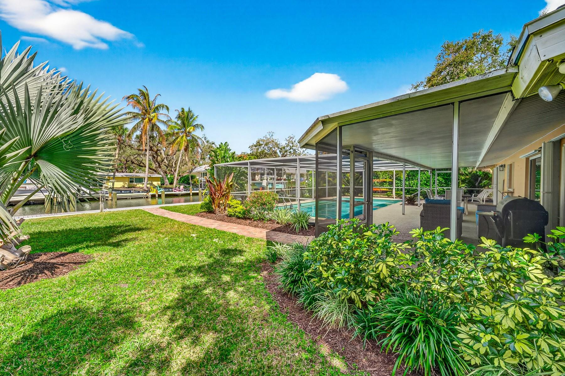 547 E Causeway Vero Beach, FL 32963