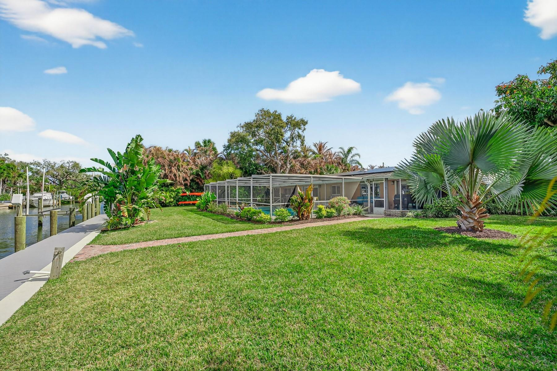 547 E Causeway Vero Beach, FL 32963