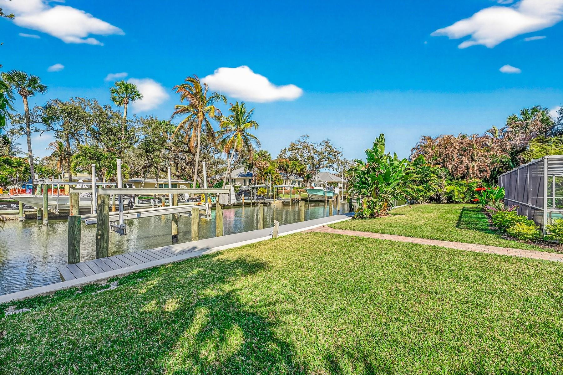547 E Causeway Vero Beach, FL 32963