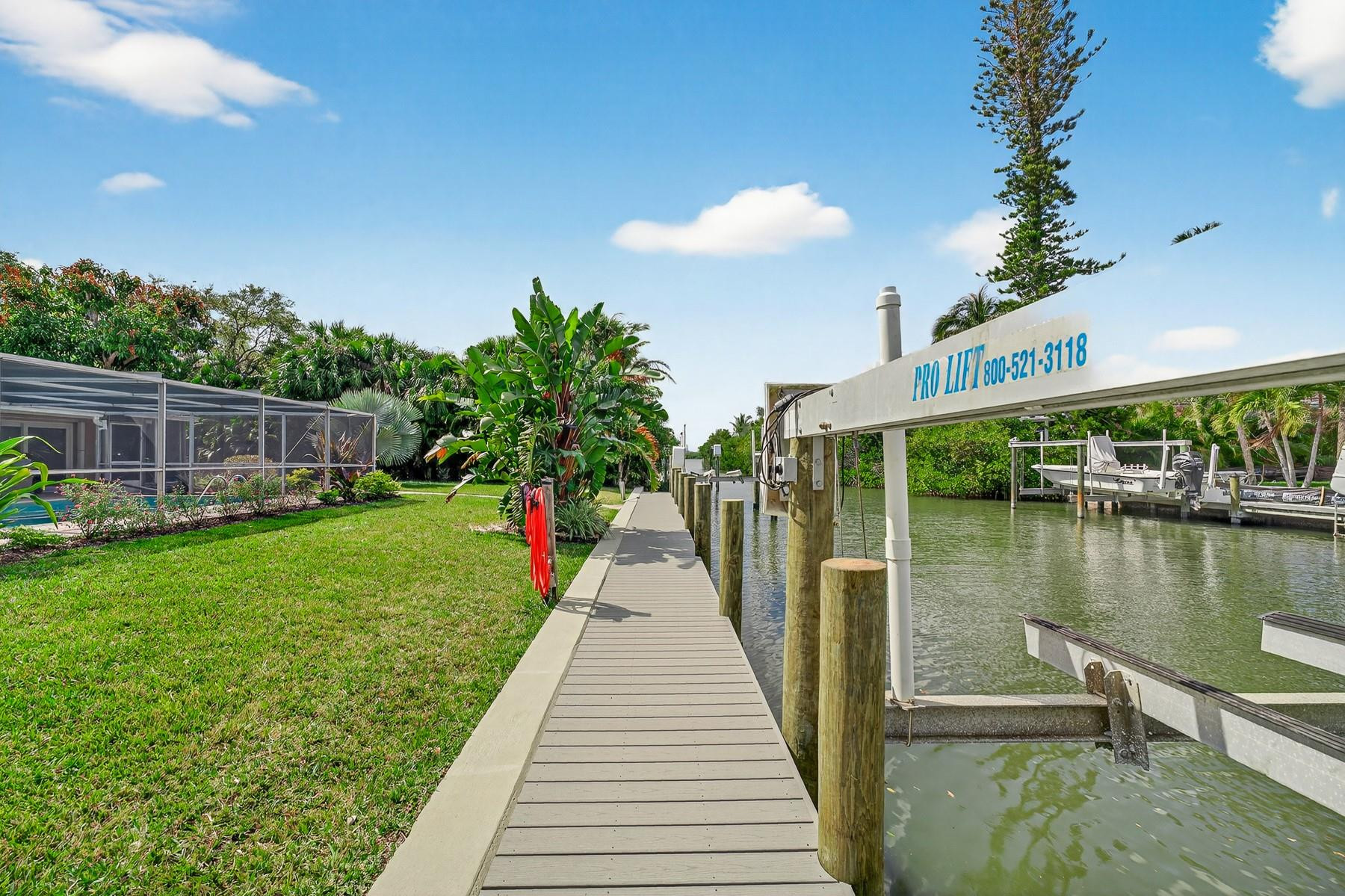 547 E Causeway Vero Beach, FL 32963