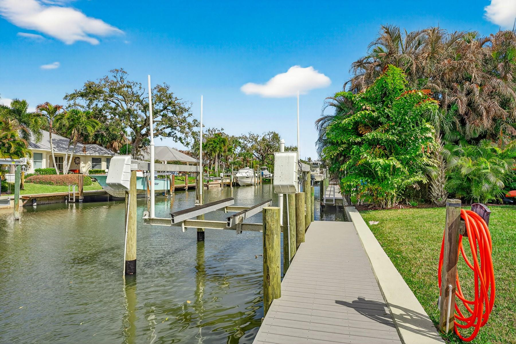 547 E Causeway Vero Beach, FL 32963