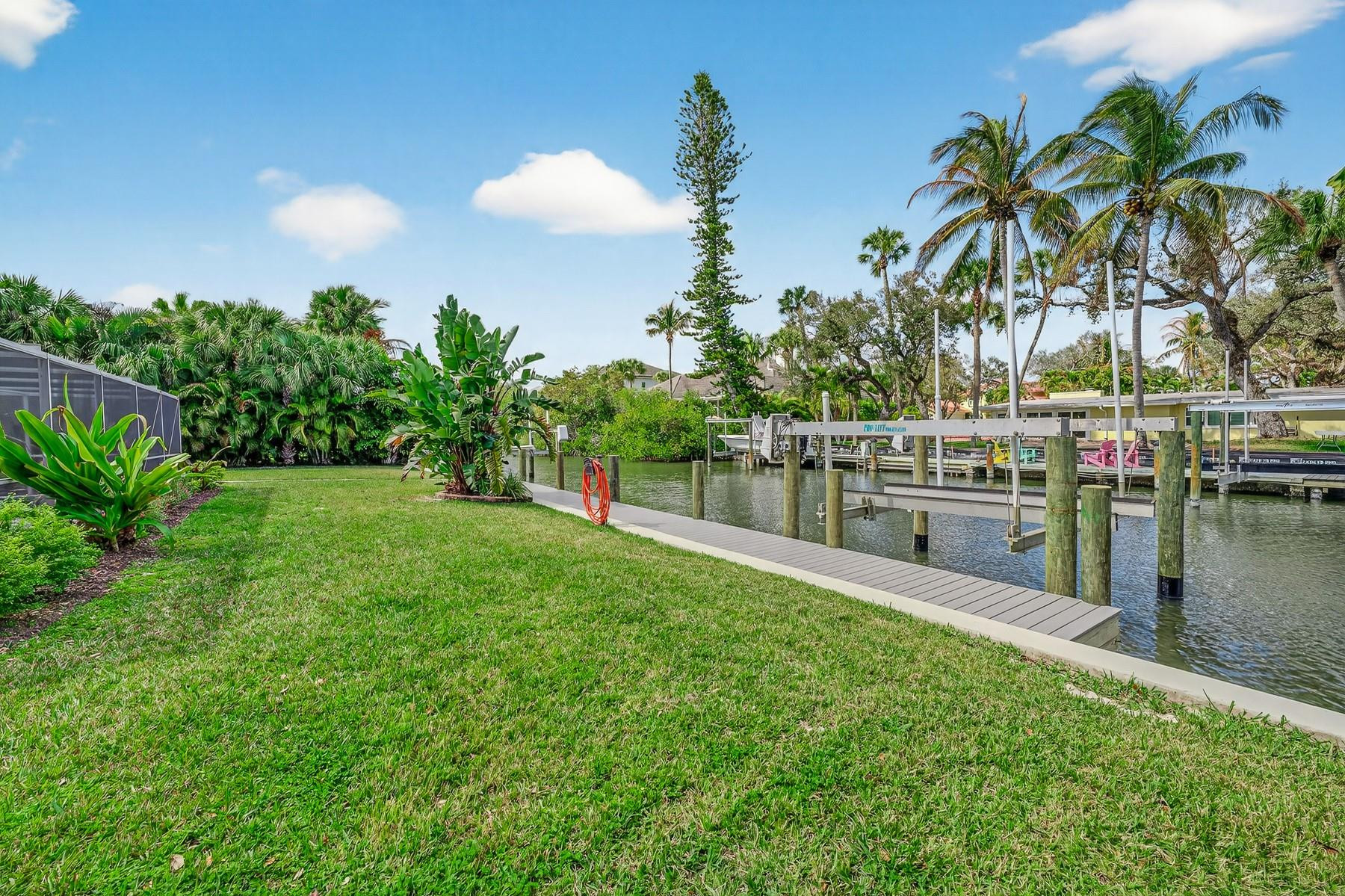 547 E Causeway Vero Beach, FL 32963