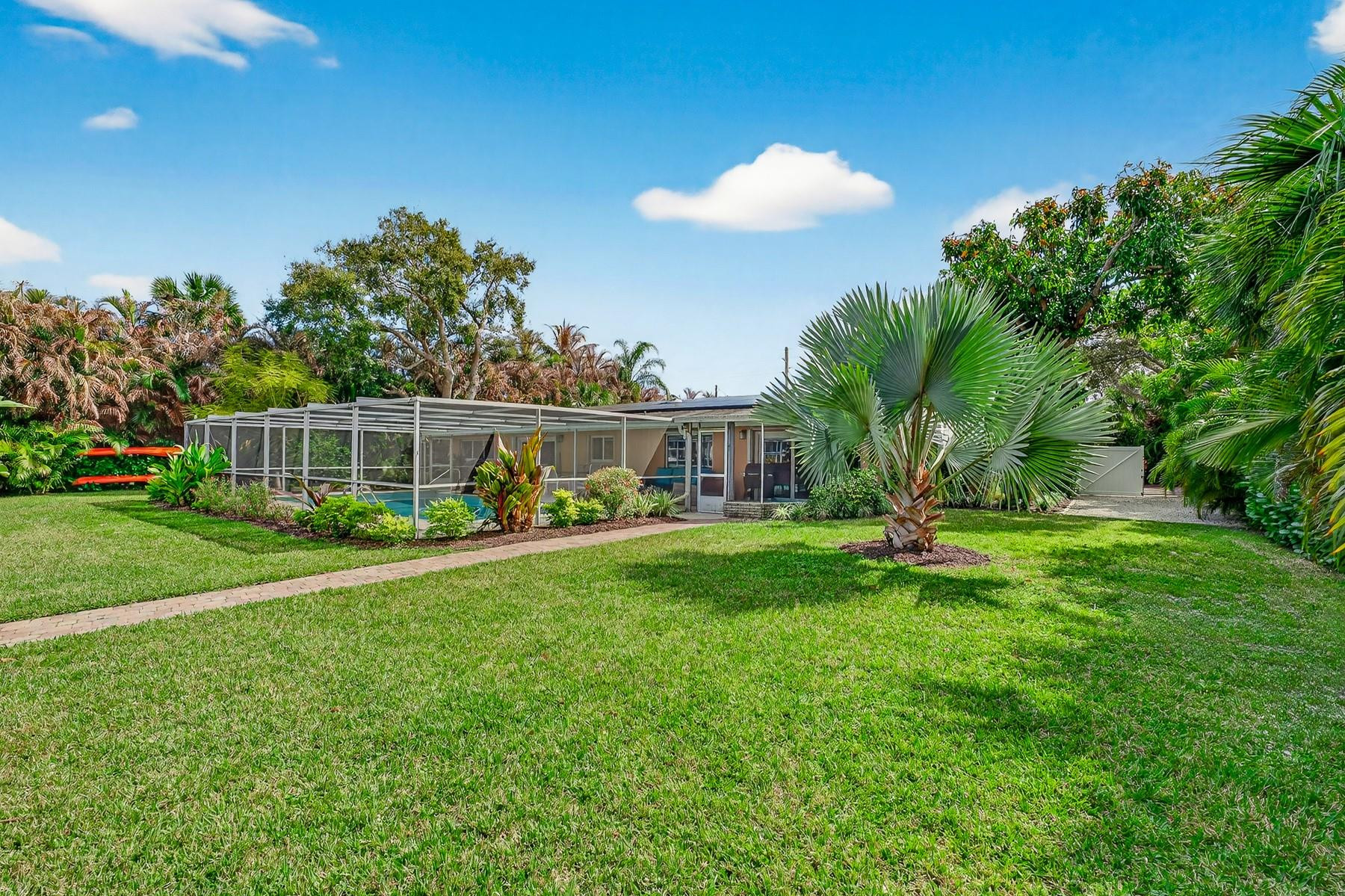 547 E Causeway Vero Beach, FL 32963