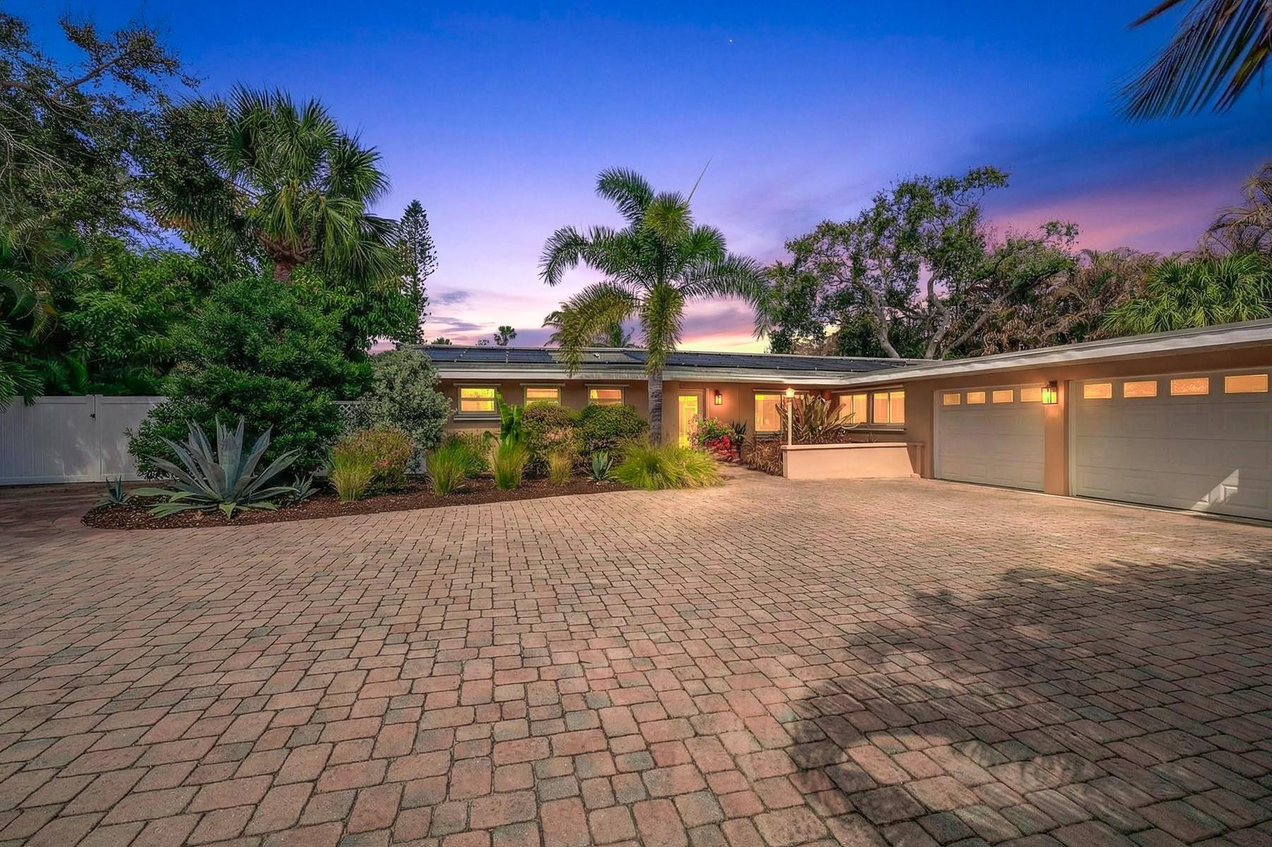 547 E Causeway Vero Beach, FL 32963