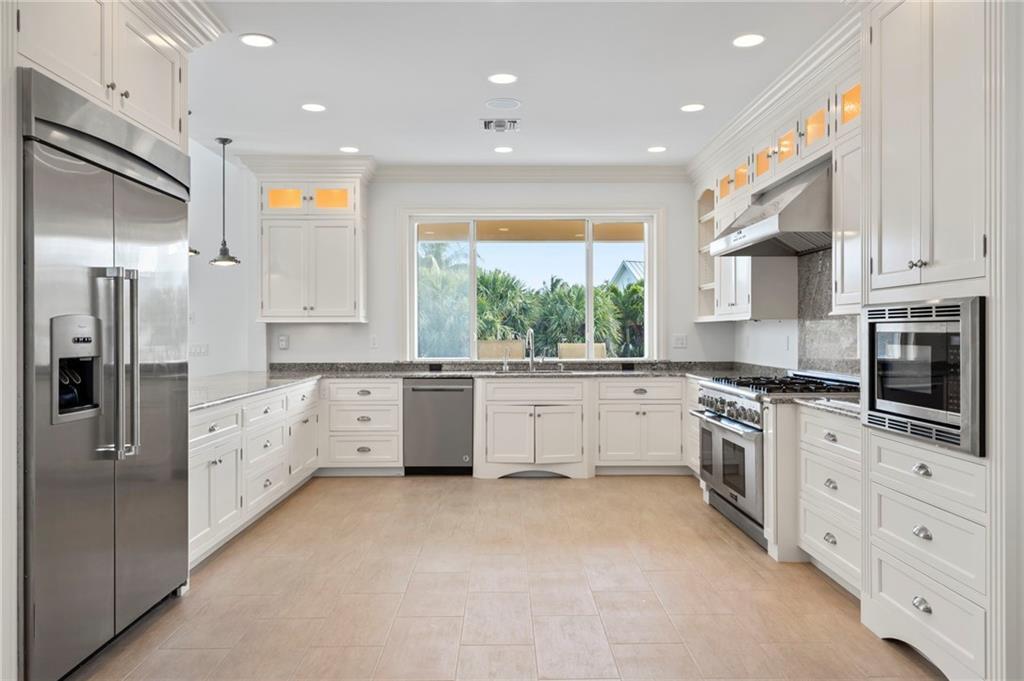 2275 Genesea Ln Vero Beach, FL 32963