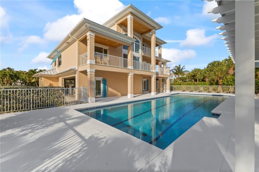 2275 Genesea Ln Vero Beach, FL 32963