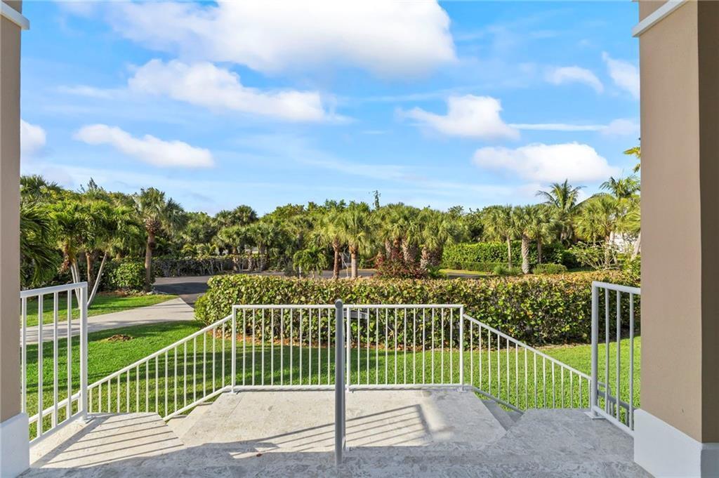 2275 Genesea Ln Vero Beach, FL 32963