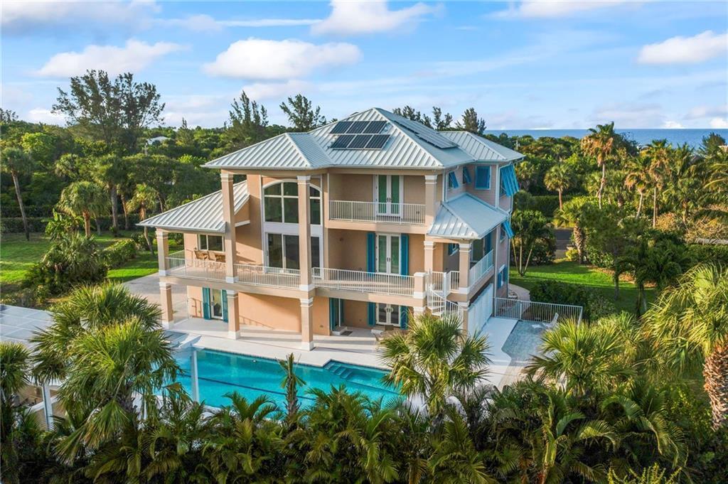 2275 Genesea Ln Vero Beach, FL 32963