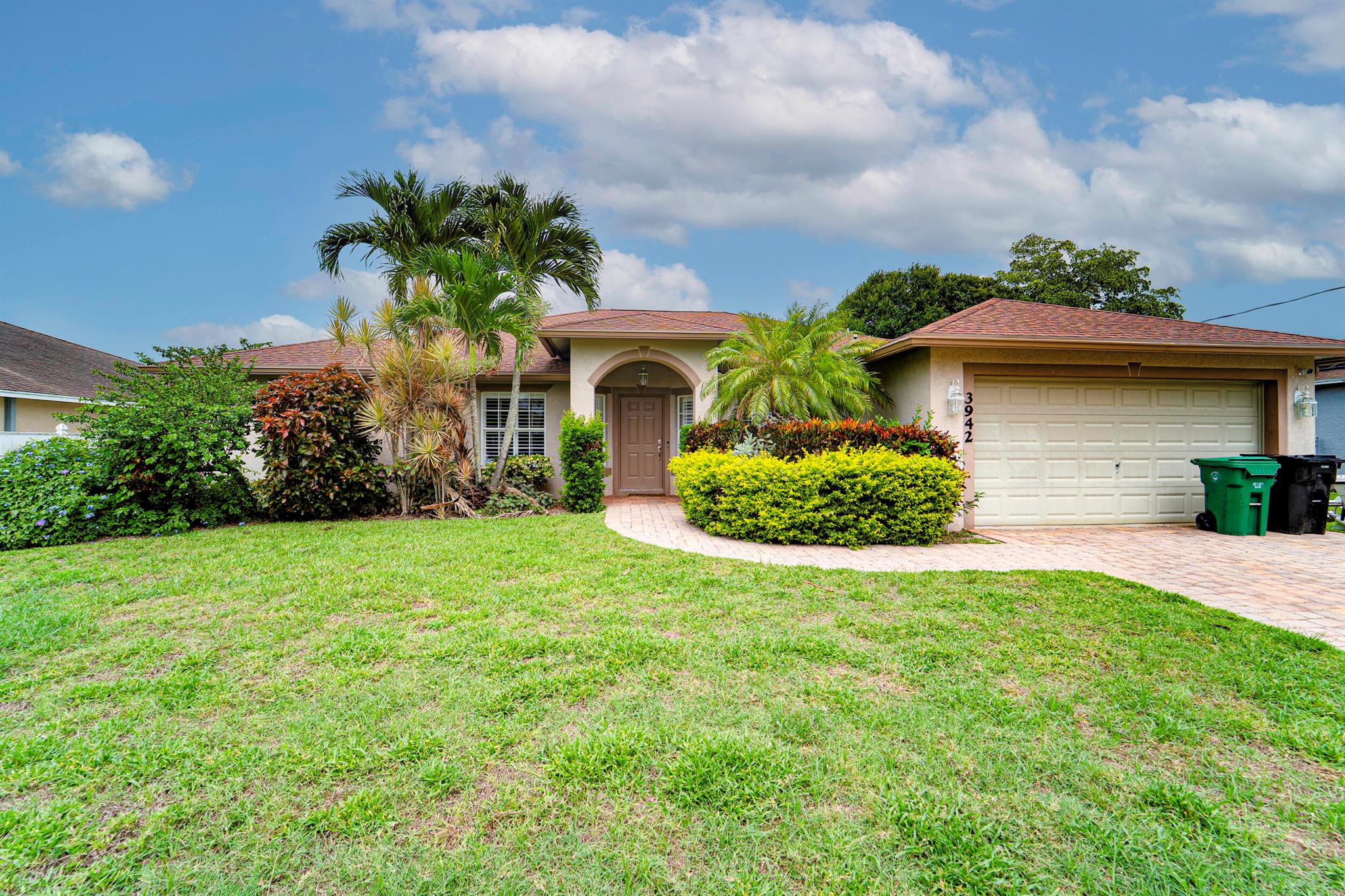 3942 SW Jarmer Rd