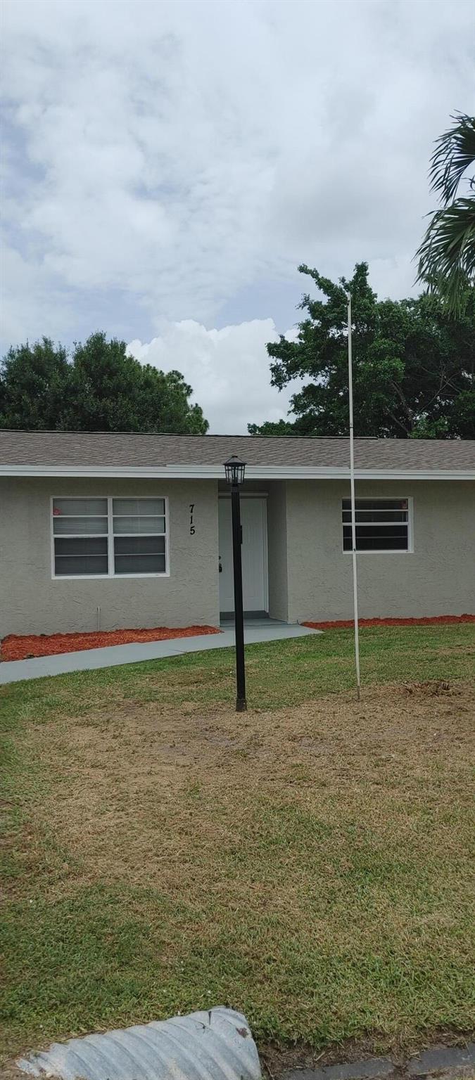 715 SW Duval Ave
